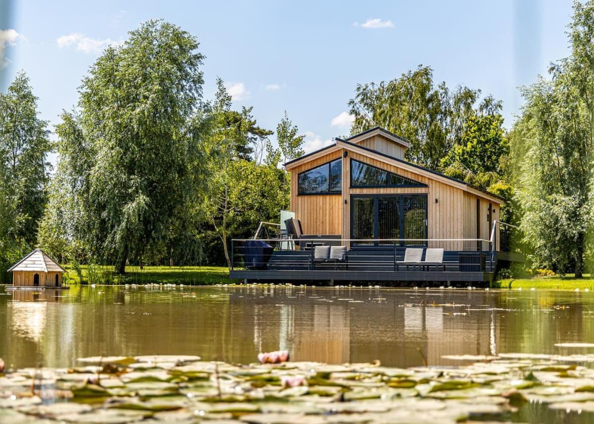 Woad Mill Lakeside Lodges Boston Exterior foto