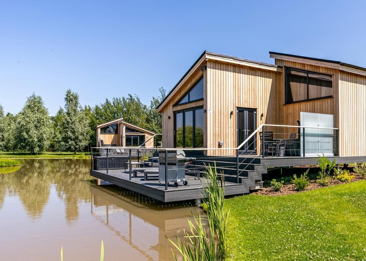 Woad Mill Lakeside Lodges Boston Exterior foto